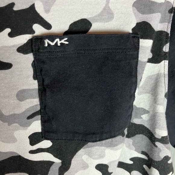 2x Michael Kors men’s Camo Tee - Black &White & grey tee - Picture 5 of 6